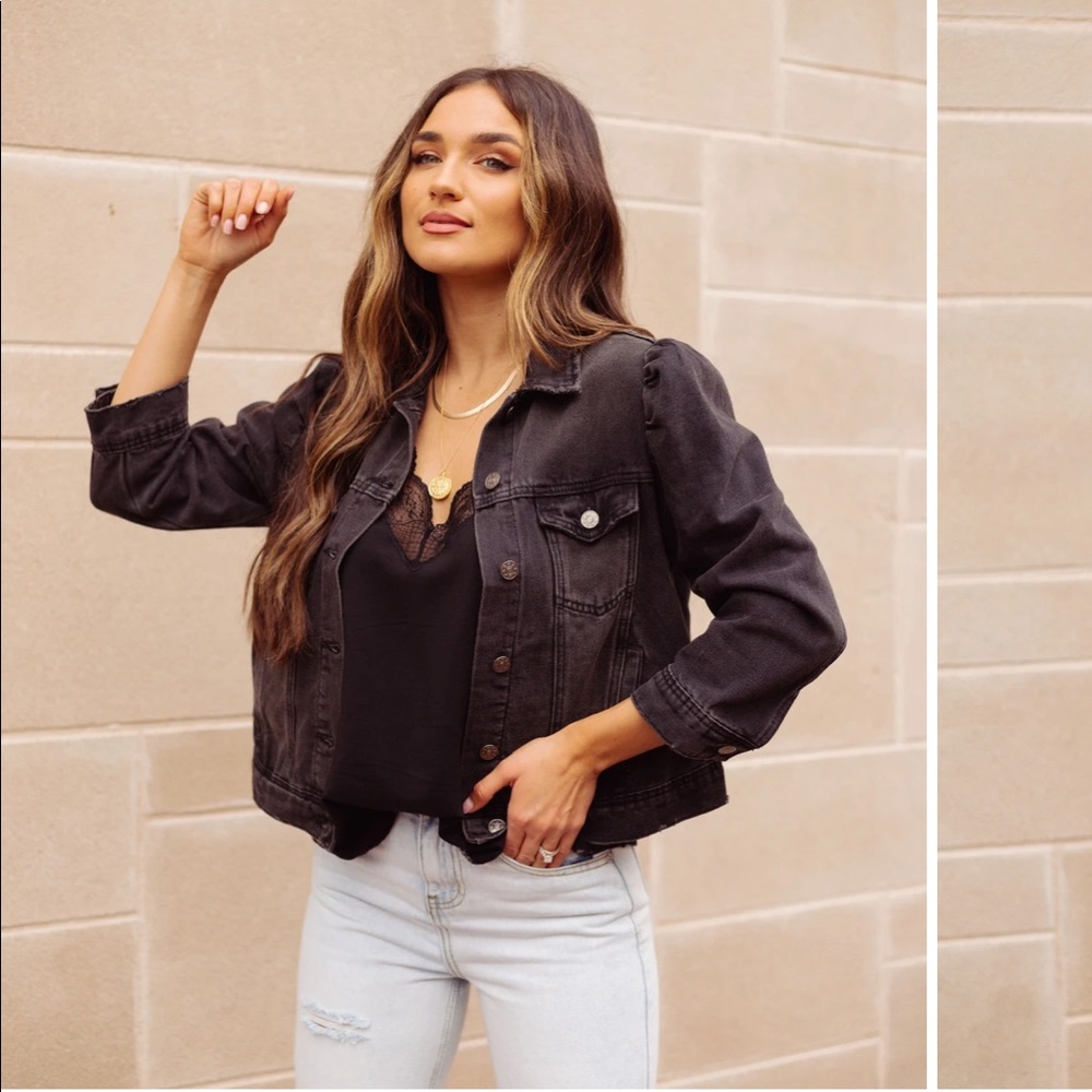 VICI Nevada Pocketed Crop Denim Jacket